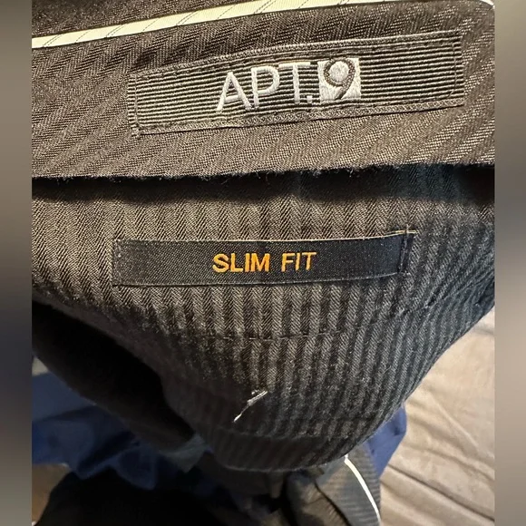Apt 9 Slim fit navy blue suit and pants 46R and 38 30 - Picture 4 of 6